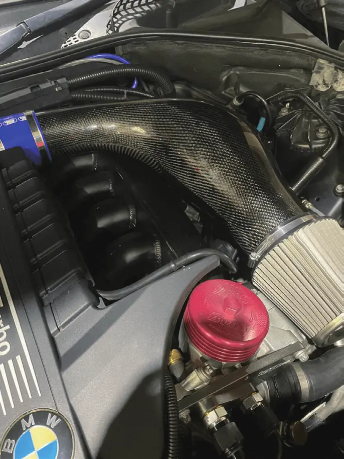 AndyのBMW F10用カスタムメイドエアインテーク