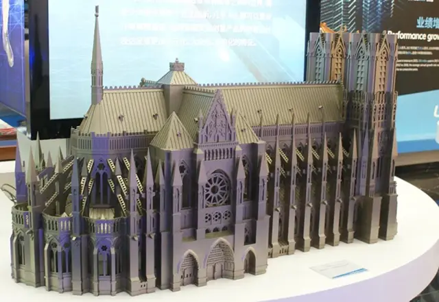 Finished_3D_printed_Notre_Dame_de_Paris_model.png.webp