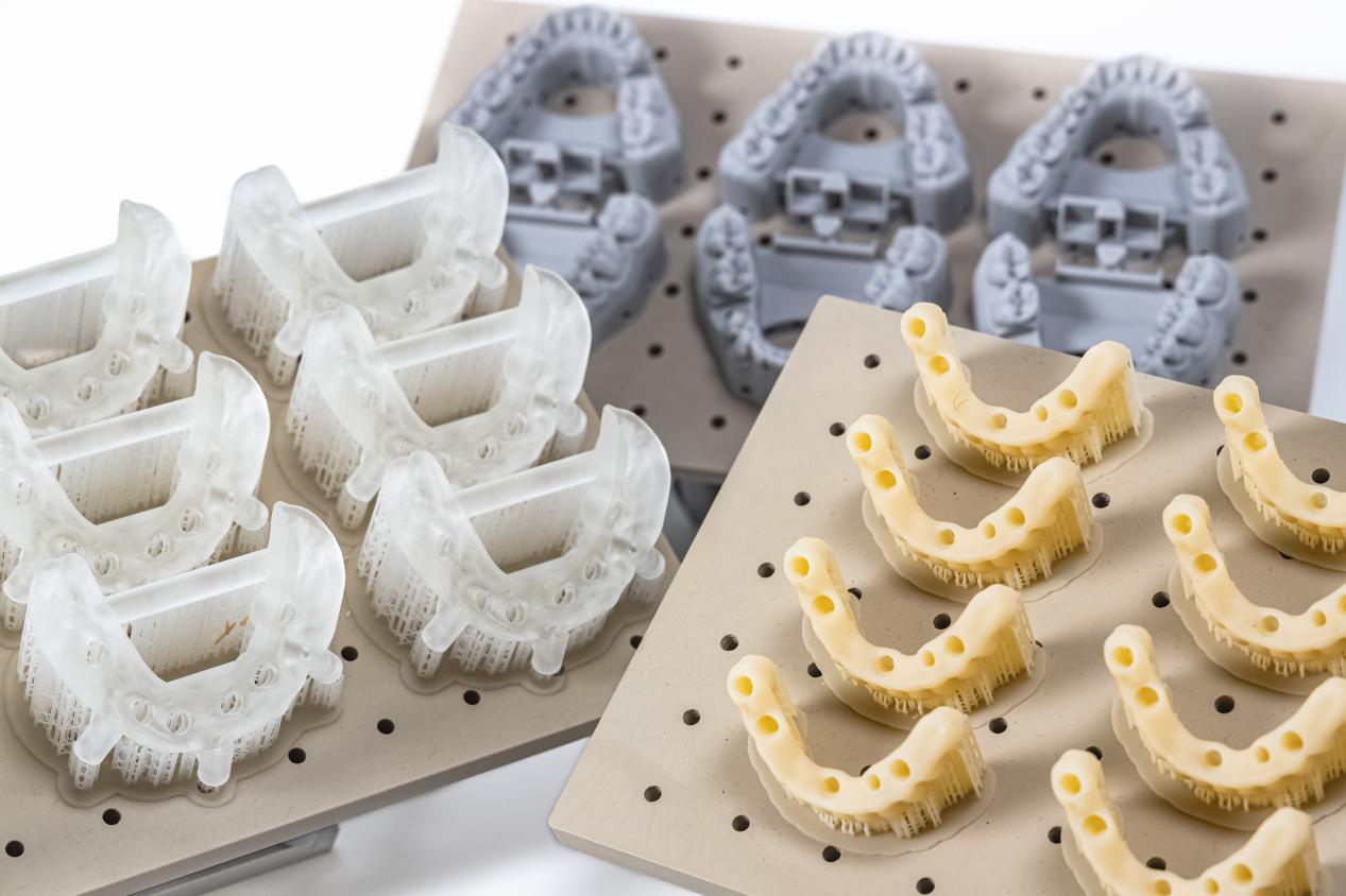 UnionTech_industrial-grade_3D_printer_in_the_field_of_orthodontic_applications.png