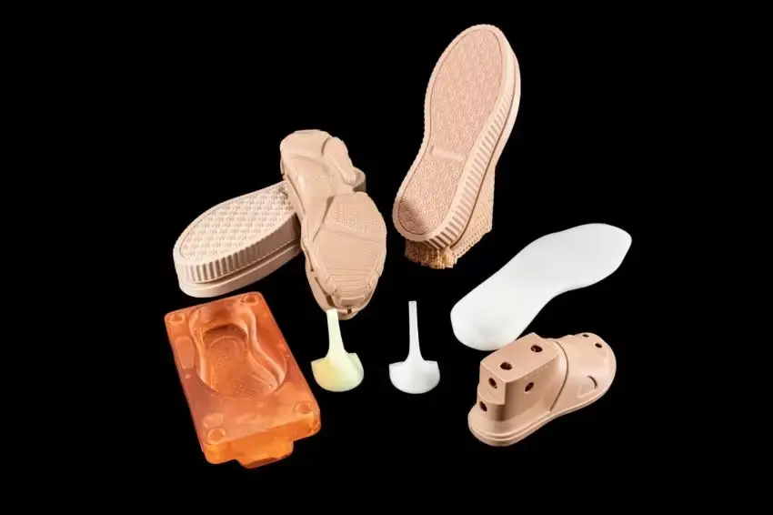 UnionTech_Industrial_Grade_3D_Printer_-_Footwear_Application.png.webp